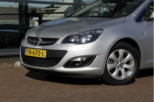 Opel Astra - 1.4 Turbo Ecotec 140pk Enjoy | Parkeersensoren V+A - 1