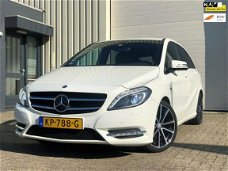 Mercedes-Benz B-klasse - 180 Ambition VOL OPTIES ONDERHOUDEN XENON NAVI PDC CAMERA