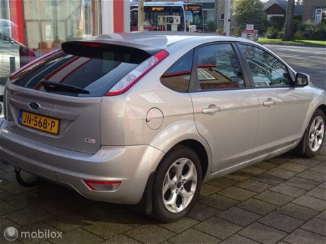 Ford Focus - II 1.6 Comfort met trekhaak en airco - 1