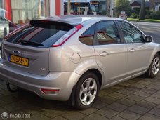 Ford Focus - II 1.6 Comfort met trekhaak en airco