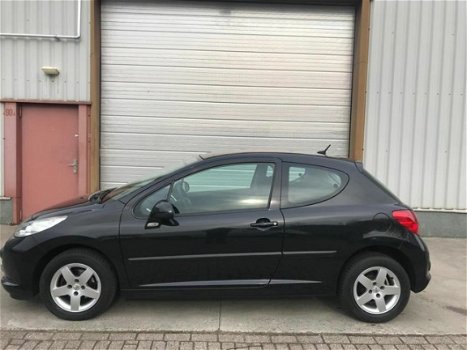 Peugeot 207 - 1.4 XR - 1