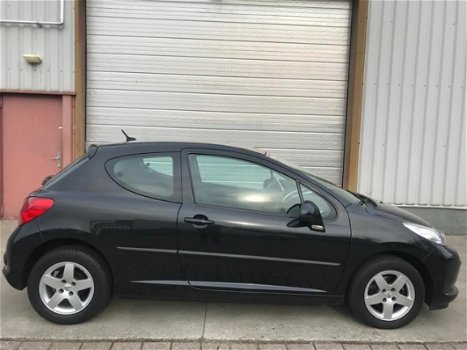 Peugeot 207 - 1.4 XR - 1