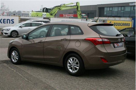 Hyundai i30 Wagon - 1.6 GDI Business Edition AUTOMAAT Vanaf €244, - pm - 1