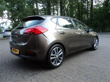 Kia Cee'd - 1