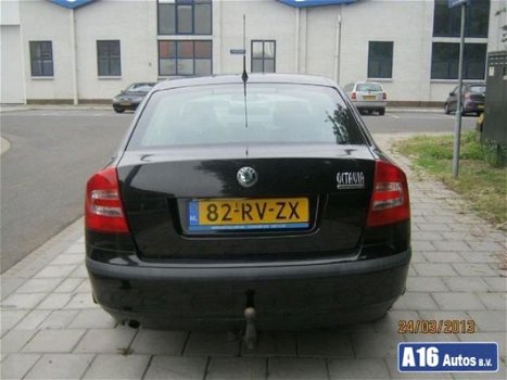 Skoda Octavia - 1.6 Ambiente - 1