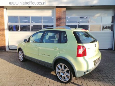 Volkswagen Polo - 1.4-16V FSI FUN - 1