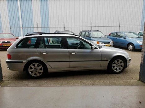 BMW 3-serie Touring - 320i Executive Youngtimer 1jaar APK - 1