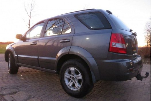 Kia Sorento - 2.4i 4WD met Opties en Slechts 128000 km - 1