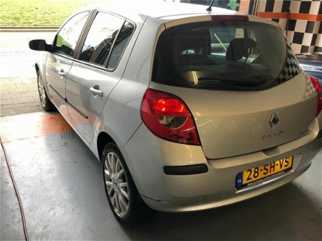 Renault Clio - 1.4-16V Dynamique Luxe - 1