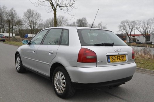 Audi A3 - 1.6 Attraction 5-DEURS/CLIMATRONIC 1 JAAR APK - 1