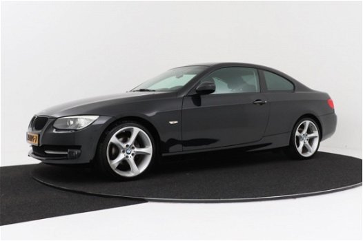 BMW 3-serie Coupé - 320i Corporate Lease Business Line | NAVI | Parkeersensoren | 19 inch - 1