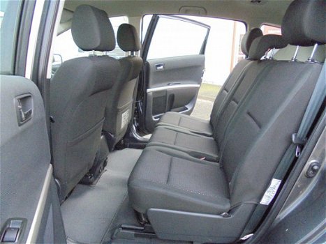 Toyota Verso - 1.8 VVT-i Sol Climate control, parkeersensoren & trekhaak (1300kg) - 1