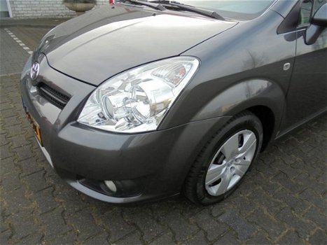 Toyota Verso - 1.8 VVT-i Sol Climate control, parkeersensoren & trekhaak (1300kg) - 1