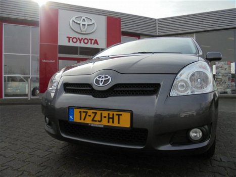 Toyota Verso - 1.8 VVT-i Sol Climate control, parkeersensoren & trekhaak (1300kg) - 1