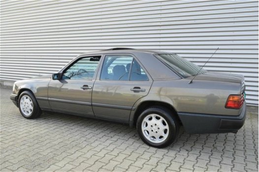 Mercedes-Benz 300-serie - 300 (W124) D *BUITENLANDS KENTEKEN - 1