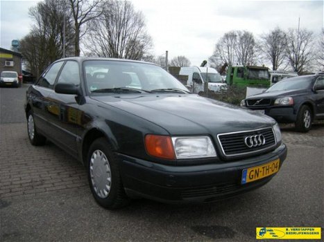 Audi 100 - 2.3 E - 1