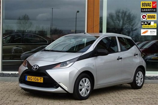 Toyota Aygo - 1.0 VVT-i x-now 69-Pk 5-Deurs - 1