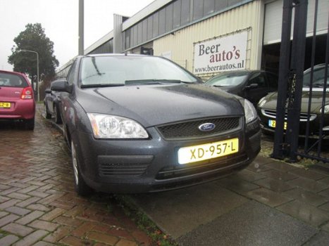 Ford Focus - 1.4-16V Trend - 1