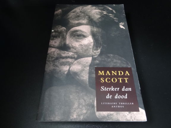 Sterker dan de dood - Manda Scott - nr. 1