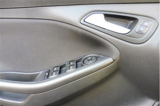Ford Focus Wagon - 1.0 125pk 6-bak Business Edition Navi Pdc Lmv Crc - 1