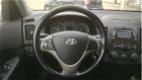 Hyundai i30 - 1.6 CRDI DYNAMIC - 1 - Thumbnail