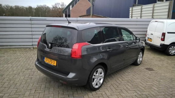 Peugeot 5008 - 1.6 THP Blue Lease Executive 7p - 1