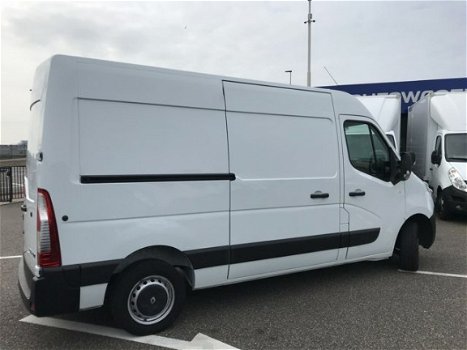 Renault Master - T35 2.3 dCi L2H2 125 pk 97.698 km - 1