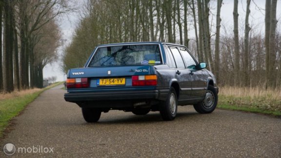 Volvo 740 - 2.3GL Inj. nieuwstaat, airco, onder motorkap 0 km - 1