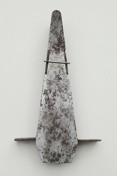 Slingerhuis, hoog 10,5 cm. (Art.Nr. E05-119) - 1