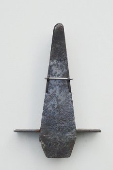 Slingerhuis, hoog 8,0 cm. (Art.Nr. E05-113) - 1