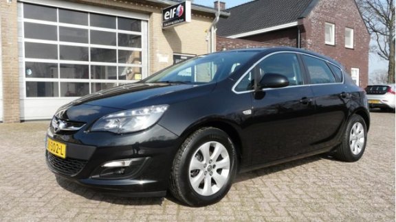 Opel Astra - 1.4 turbo 140pk 6 bak sport 5drs navi - 1