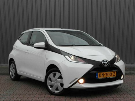 Toyota Aygo - 1.0 VVT-i x-play 5drs Airco Parkeercamera - 1