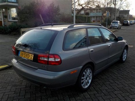 Volvo V40 - 1.9 D Dynamic Navigator 2004 Airco Zuinig APK tot november 2019 - 1