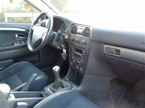 Volvo V40 - 1.9 D Dynamic Navigator 2004 Airco Zuinig APK tot november 2019 - 1