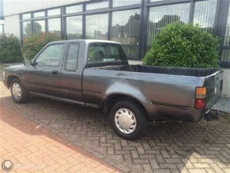 Volkswagen Taro - Toyota Hilux pick-up Extra Cabine 2.4 D - 1