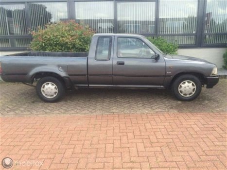 Volkswagen Taro - Toyota Hilux pick-up Extra Cabine 2.4 D - 1