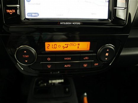 Mitsubishi Space Star - 1.2 Advance Climate control | Cruise control | Navigatie | Lichtmetalen velg - 1