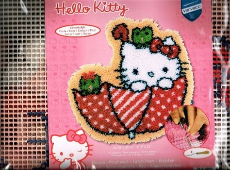 KOOPJE HELLO KITTY KNOOPPAKKET( SMYRNA) KLEEDJE ,HELLO IN DE PARAPLU - 1