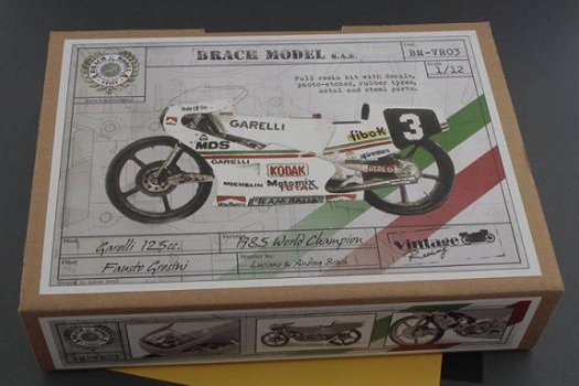 Brach Vintage Racing , high quality resin motorfiets bouwdozen in schaal 1 op 12 - 5