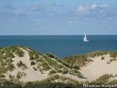 Poster Duinen en zeilbootje Oranjezon (PO17)