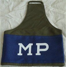 Armband / Schouderband / Armlet, MP (Militaire Politie), Koninklijke Landmacht, jaren'80.(Nr.2)