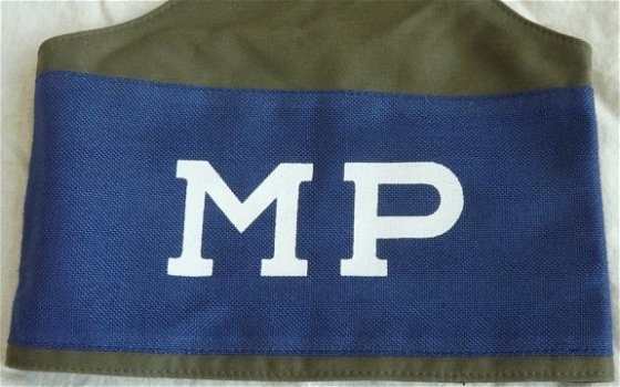 Armband / Schouderband / Armlet, MP (Militaire Politie), Koninklijke Landmacht, jaren'80.(Nr.2) - 1