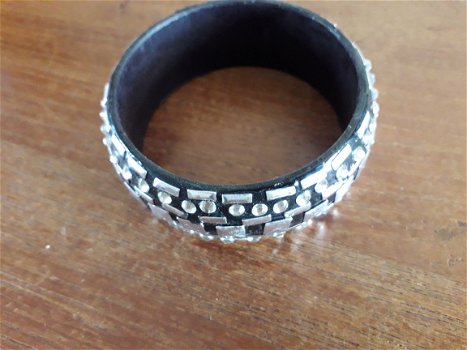 zwart met zilverkleur en steentjes armband - 1