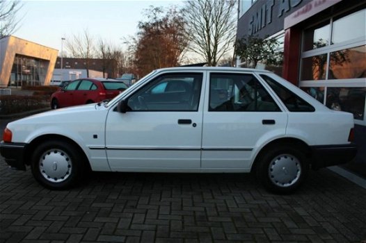 Ford Escort - 1.4 CL kat. Schuifdak 50000KM - 1