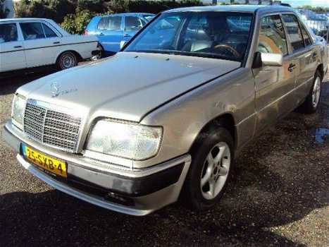 Mercedes-Benz 300-serie - 300E W124 - 1