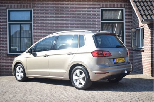 Volkswagen Golf Sportsvan - 1.6 TDI 110pk DSG HIGHLINE Executive Ecc Pdc Trekhaak Navigatie - 1