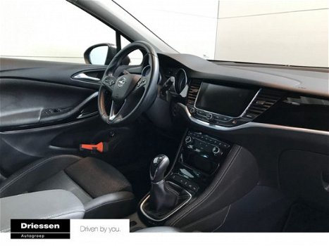 Opel Astra Sports Tourer - 1.6 CDTI Innovation 110pk (Navigatie - Climate Control - Parkeersensoren) - 1