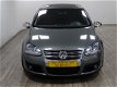 Volkswagen Golf - 2.0 16V FSI AUTOMAAT R32 UITGEVOERD - 1 - Thumbnail