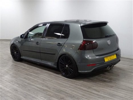 Volkswagen Golf - 2.0 16V FSI AUTOMAAT R32 UITGEVOERD - 1