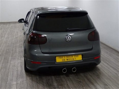 Volkswagen Golf - 2.0 16V FSI AUTOMAAT R32 UITGEVOERD - 1